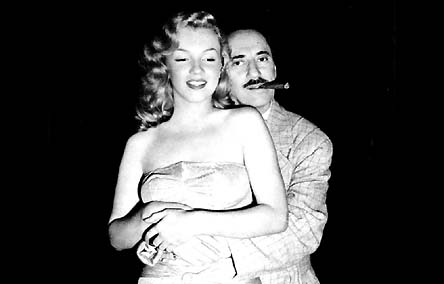 Groucho and Marilyn<br>Eng umschlungen :-)